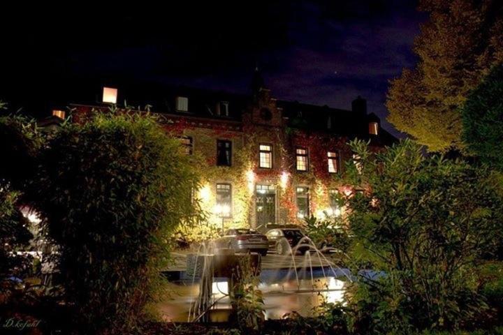 Burg Wegberg Hotel & Eventlocation Exterior foto